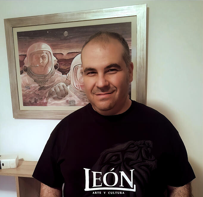 Abraham Alonso Abraham Alonso, divulgador científico y escritor, autor de la novela El clan de los exoherejes